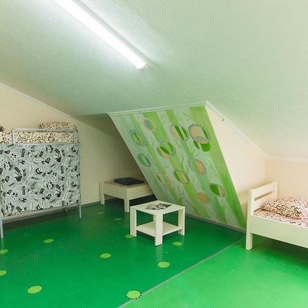 Lucky Hostel На Крещатике Kiev Exterior foto