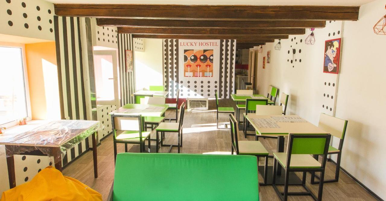 Lucky Hostel На Крещатике Kiev Exterior foto