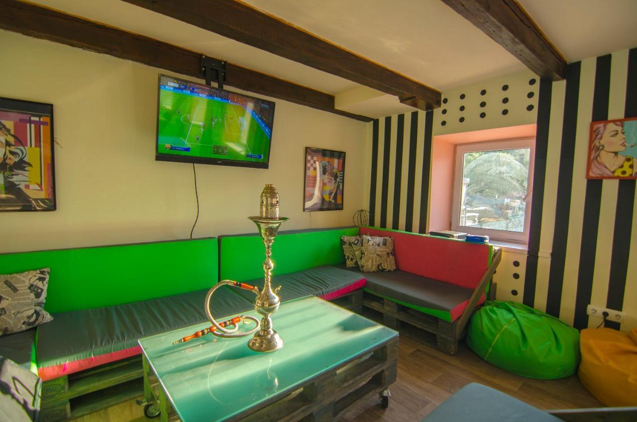 Lucky Hostel На Крещатике Kiev Exterior foto