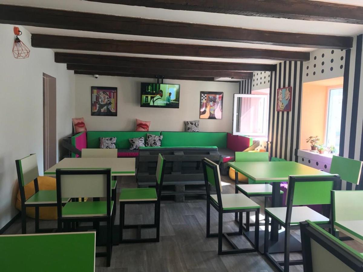 Lucky Hostel На Крещатике Kiev Exterior foto