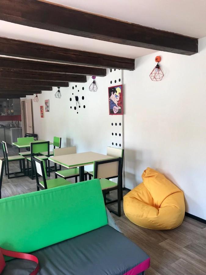 Lucky Hostel На Крещатике Kiev Exterior foto