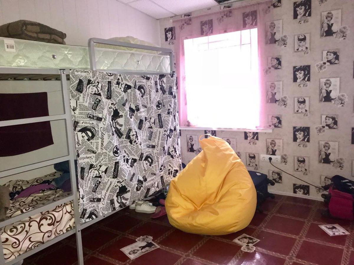 Lucky Hostel На Крещатике Kiev Exterior foto